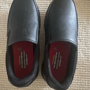 SKECHERS WIDE FIT MEMORY FOAM WORK Women SHOE~SIZE 8~SLIP RESISTANT~77236W